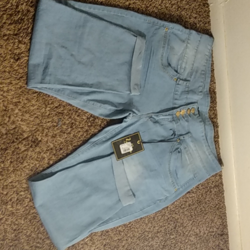 Skinny light blue jeans